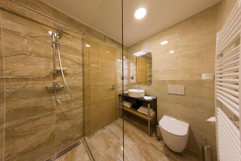 Azza Hotel & Restaurant image