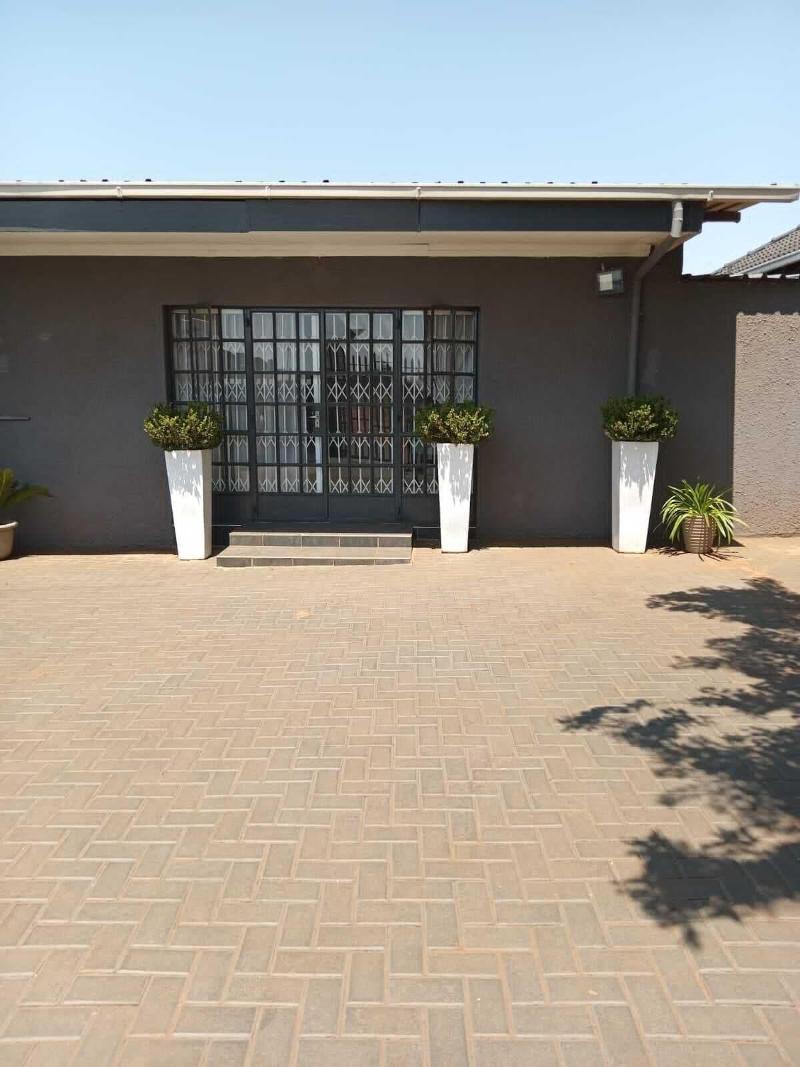 African Kingdom Guest House image
