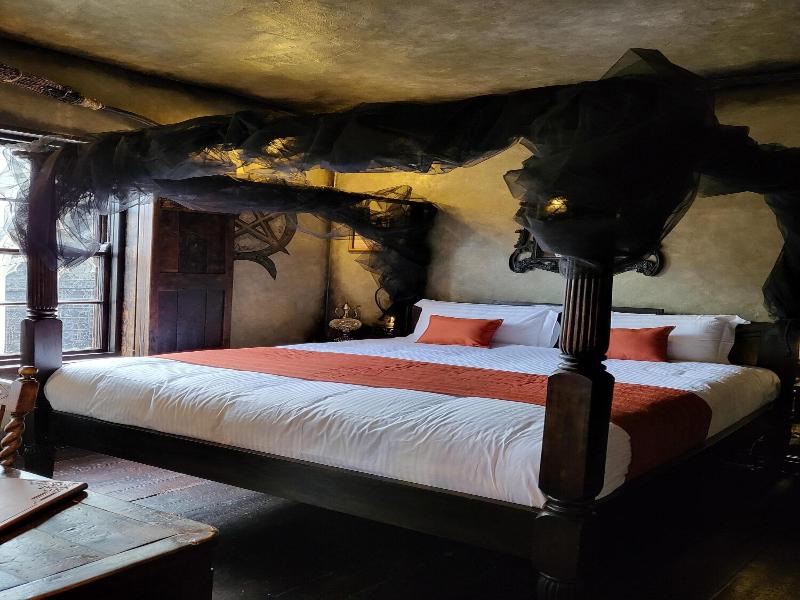 Hocus Pocus Tiny Hotel image