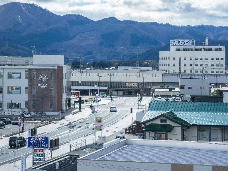 Super Hotel Yahabaeki Higashiguchi Tennen Onsen image
