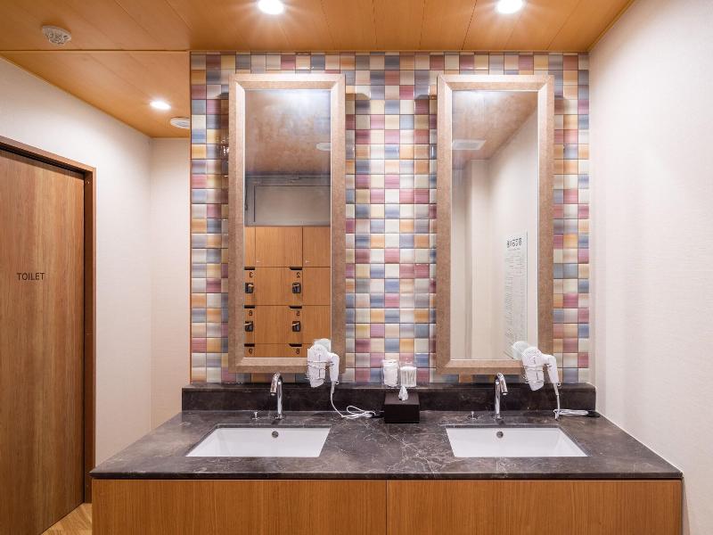 Super Hotel Yahabaeki Higashiguchi Tennen Onsen image