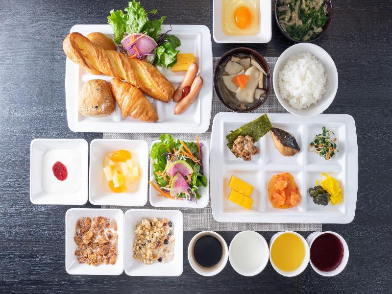 Super Hotel Yahabaeki Higashiguchi Tennen Onsen image