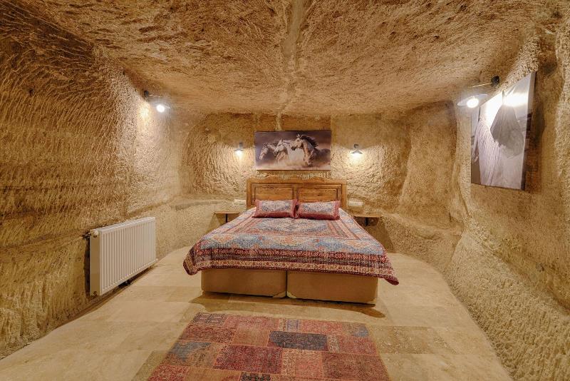 Avlu Cave House image