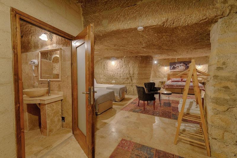 Avlu Cave House image