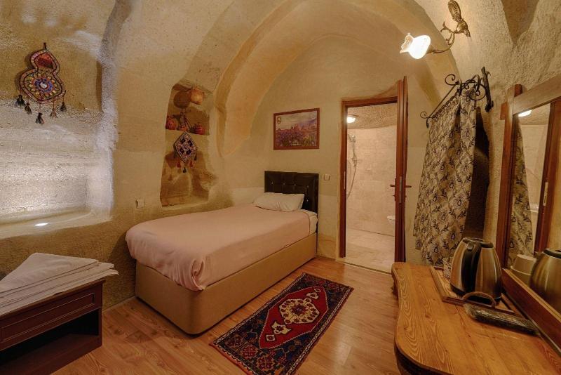 Avlu Cave House image