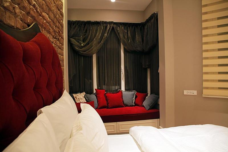 Frida Suites And Aparts image