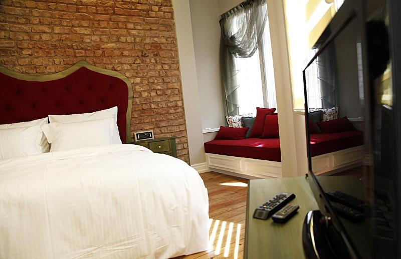 Frida Suites And Aparts image