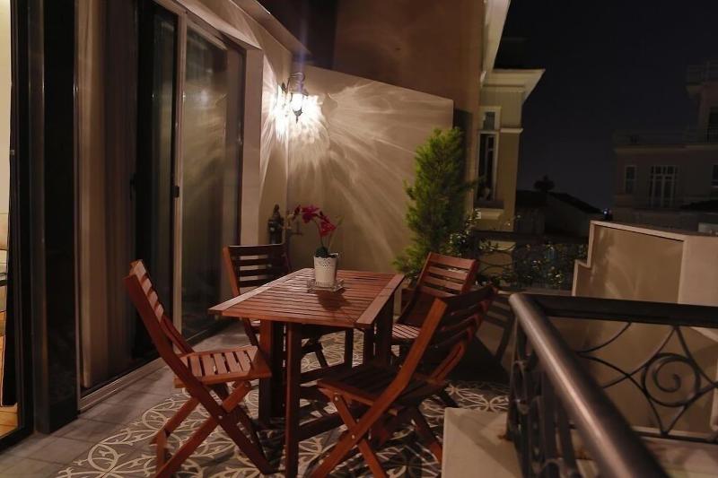 Frida Suites And Aparts image