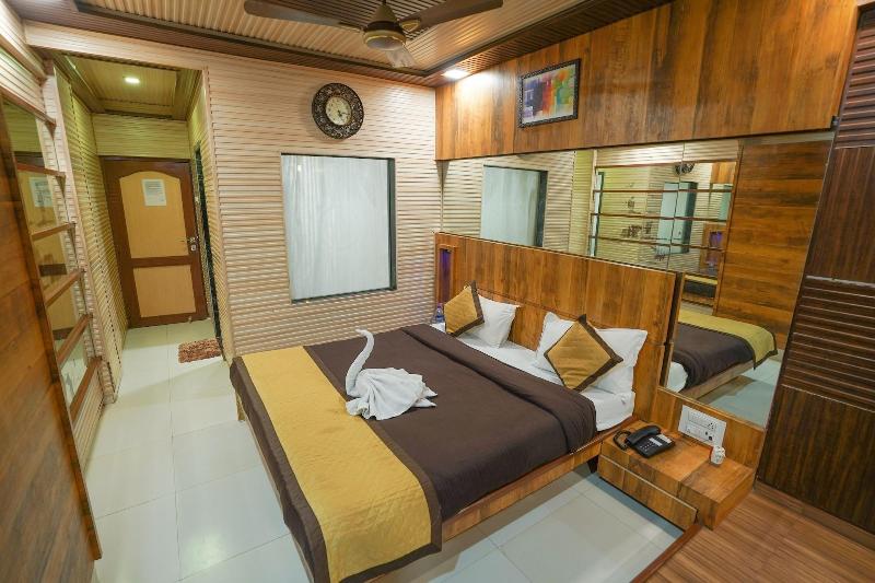 Hotel Kumar Plaza image