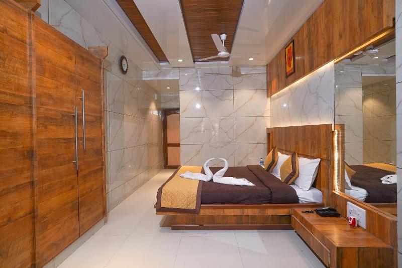 Hotel Kumar Plaza image
