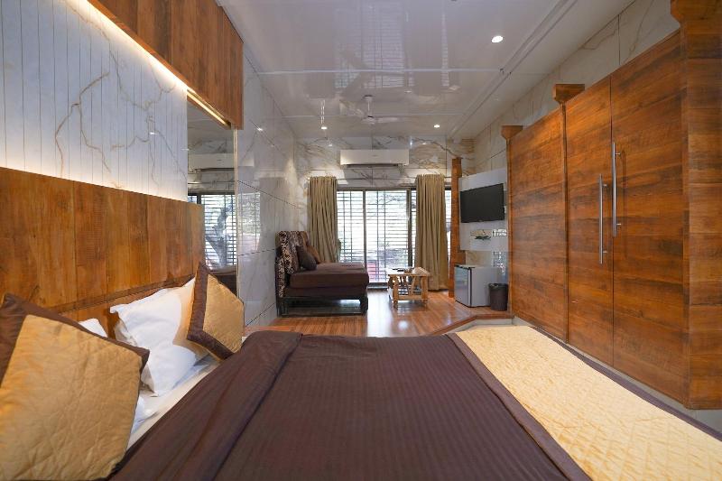 Hotel Kumar Plaza image