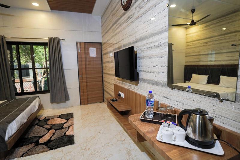 Hotel Kumar Plaza image
