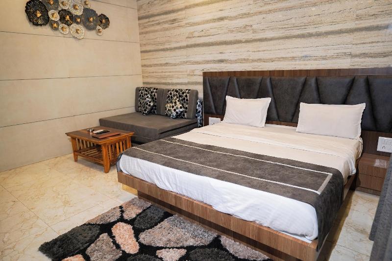 Hotel Kumar Plaza image