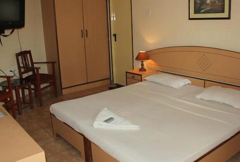 Amigo Plaza image