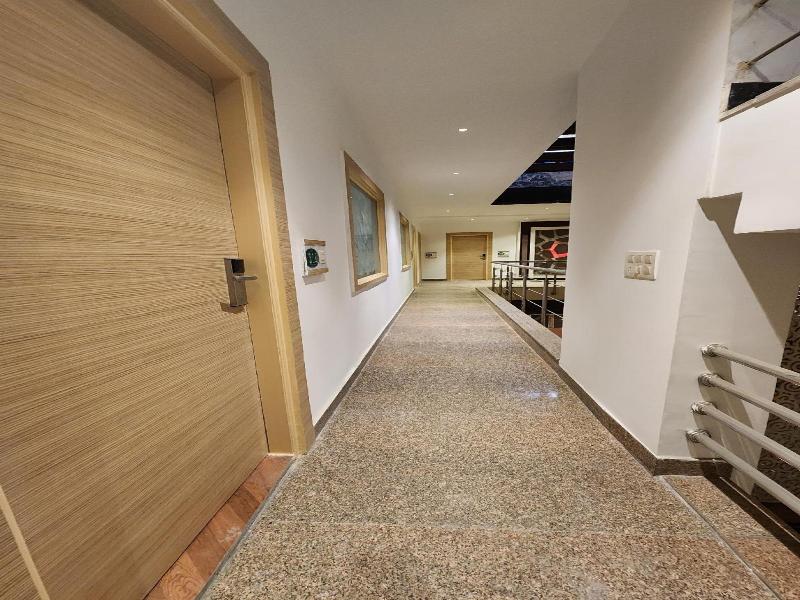 Hotel Square 9 Inn image