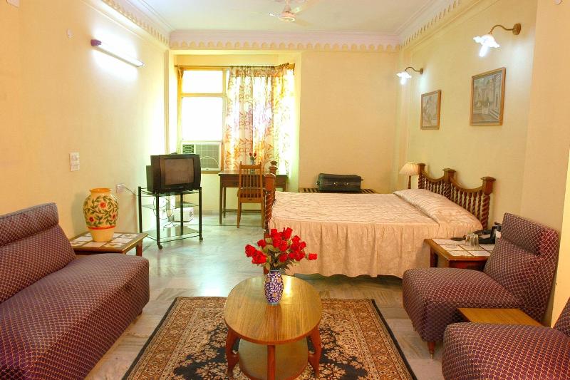 Hotel Royale Plazo image