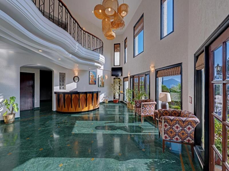 The Pine Crest image