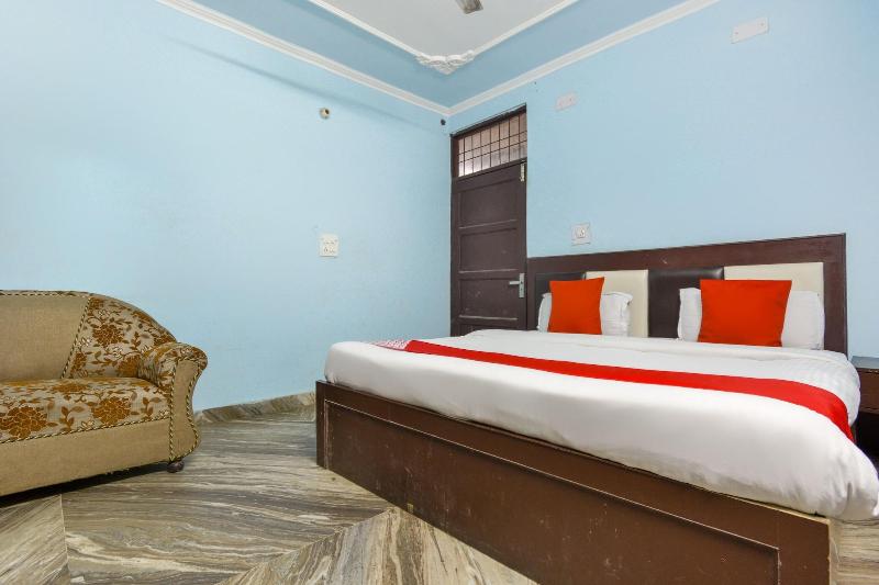 9740 Hotel Him Sagar — main photo
