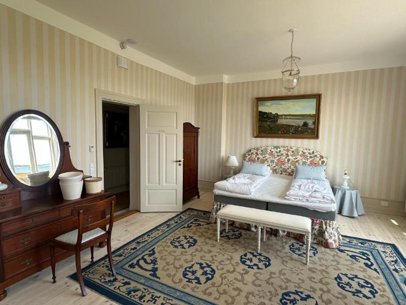 Aaroesund Badehotel image
