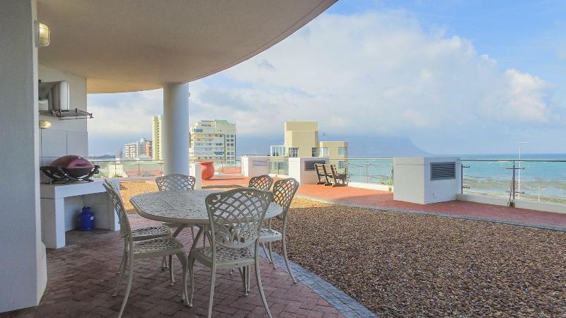 Hibernian Towers 505 Apartments image
