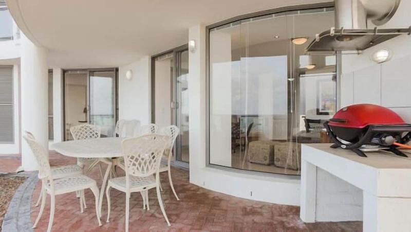 Hibernian Towers 505 Apartments image