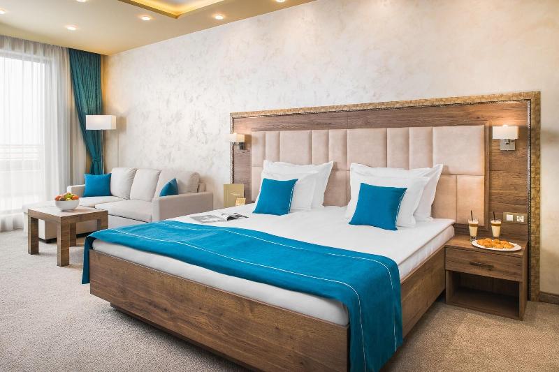 DOUBLE DELUXE WITH BALCONY