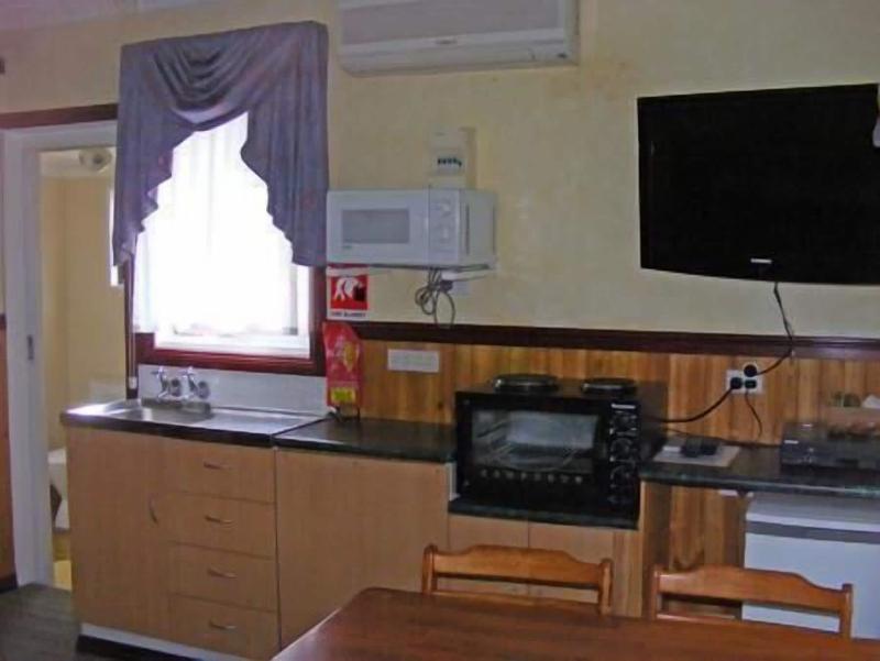 Cedar Lodge Cabins image