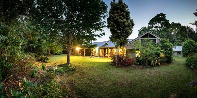 Mt Glorious Getaways image