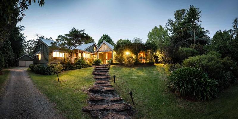 Mt Glorious Getaways image