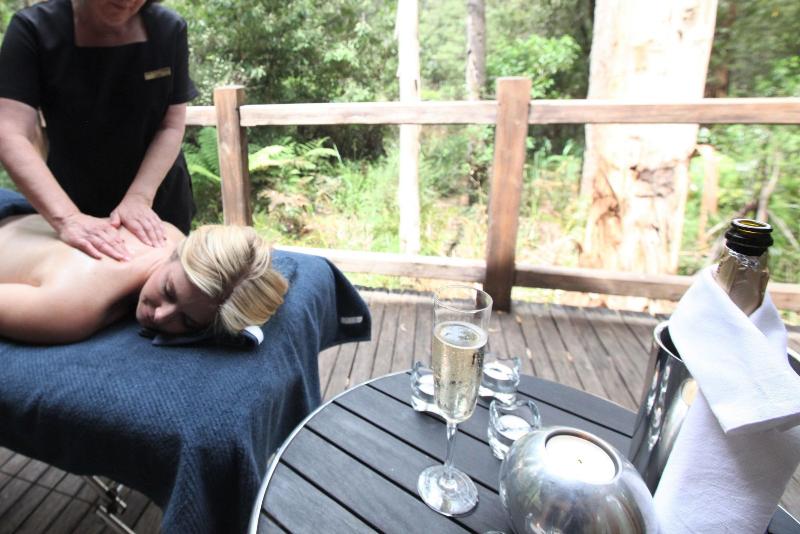 Woodlands Rainforest Retreat image