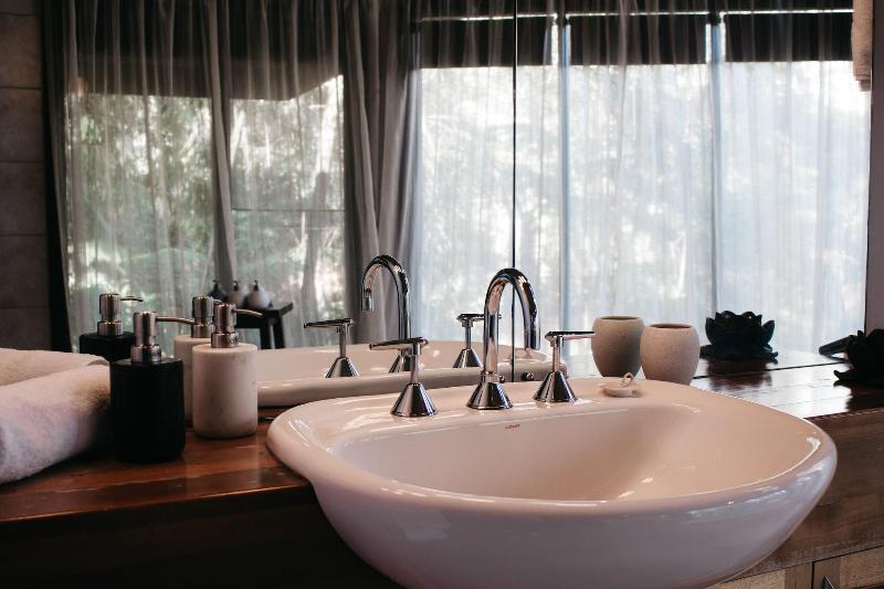Woodlands Rainforest Retreat image