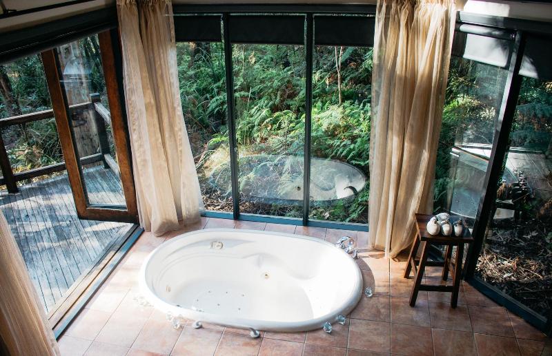 Woodlands Rainforest Retreat image