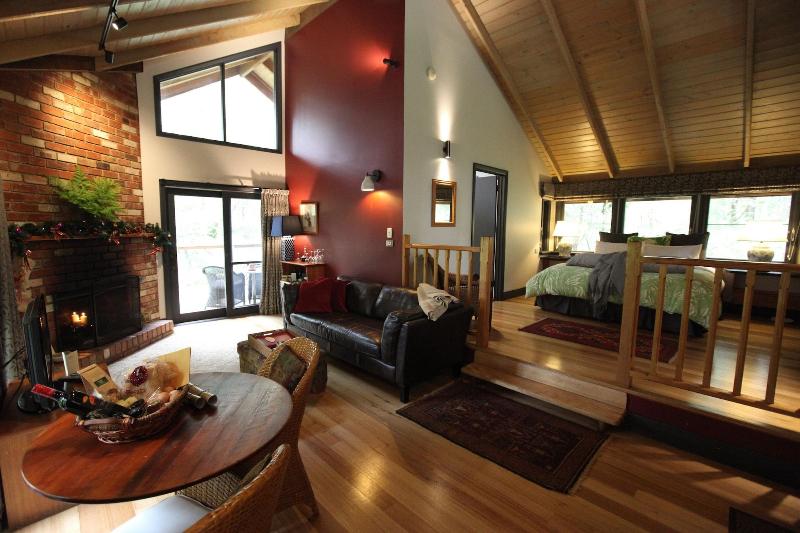 Woodlands Rainforest Retreat image