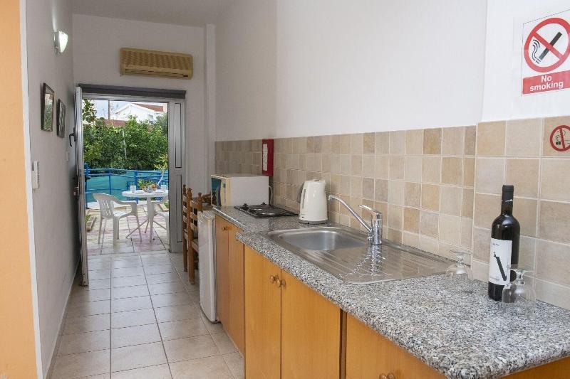 C & A Hotel Apartments image