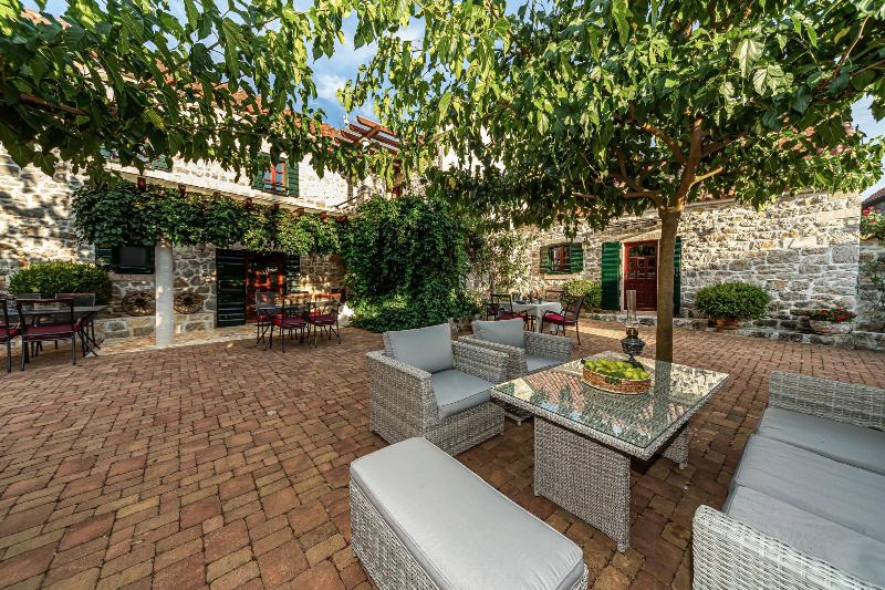 Heritage Hotel Raznjevica Dvori image