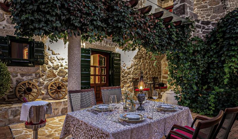 Heritage Hotel Raznjevica Dvori image