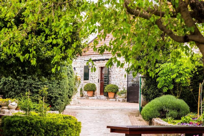 Heritage Hotel Raznjevica Dvori image