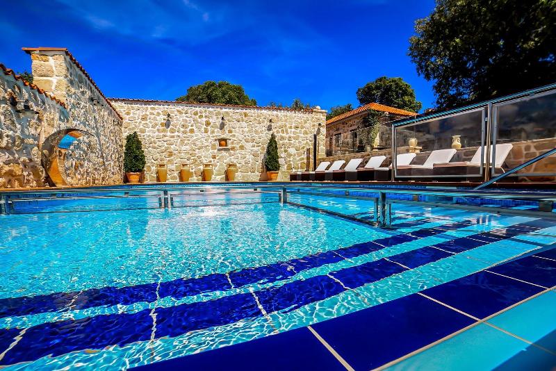 Heritage Hotel Raznjevica Dvori image