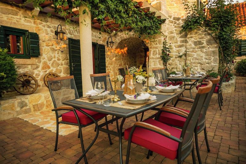 Heritage Hotel Raznjevica Dvori image