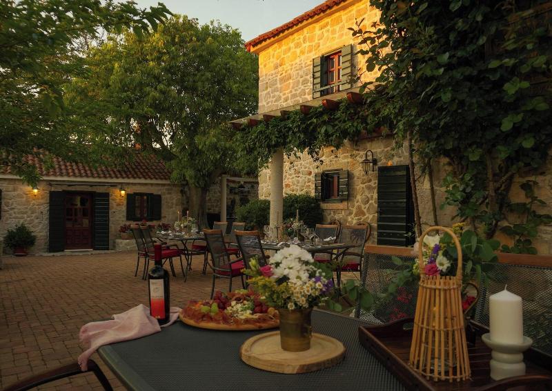 Heritage Hotel Raznjevica Dvori image