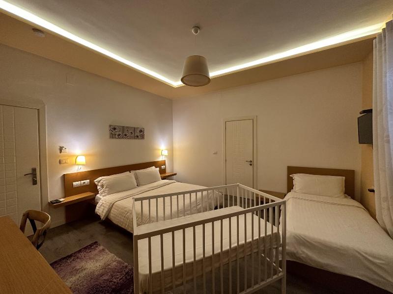 Hotel Green House image