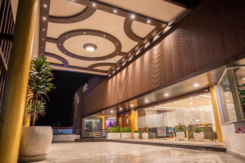Hotel Pleasant Stay - La Flora image