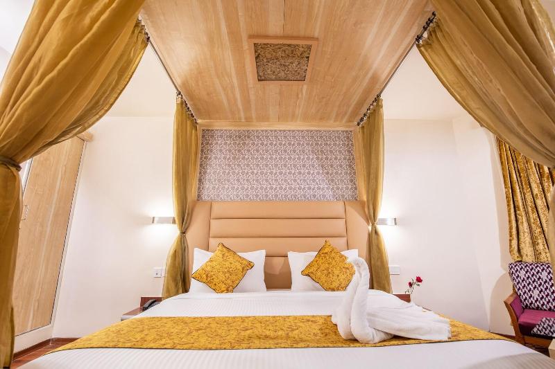 Hotel Pleasant Stay - La Flora image