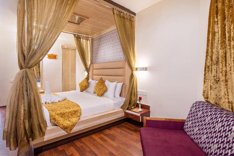 Hotel Pleasant Stay - La Flora image