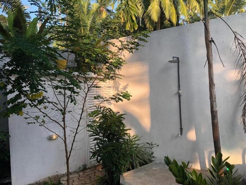 Villa White image