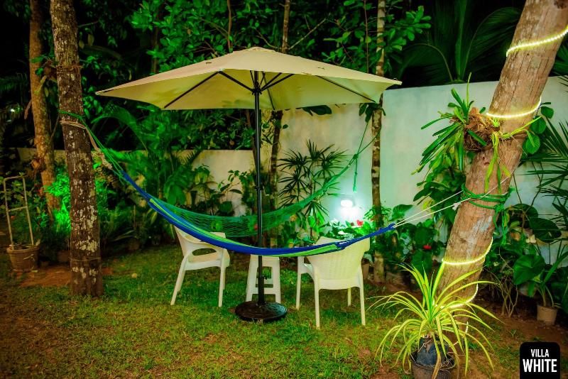 Villa White image