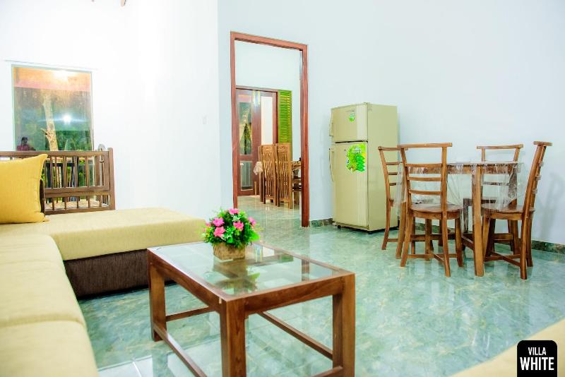 Villa White image