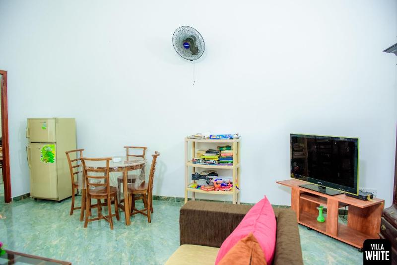 Villa White image