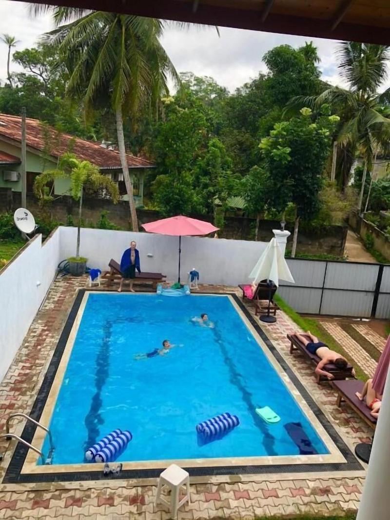 Villa White image