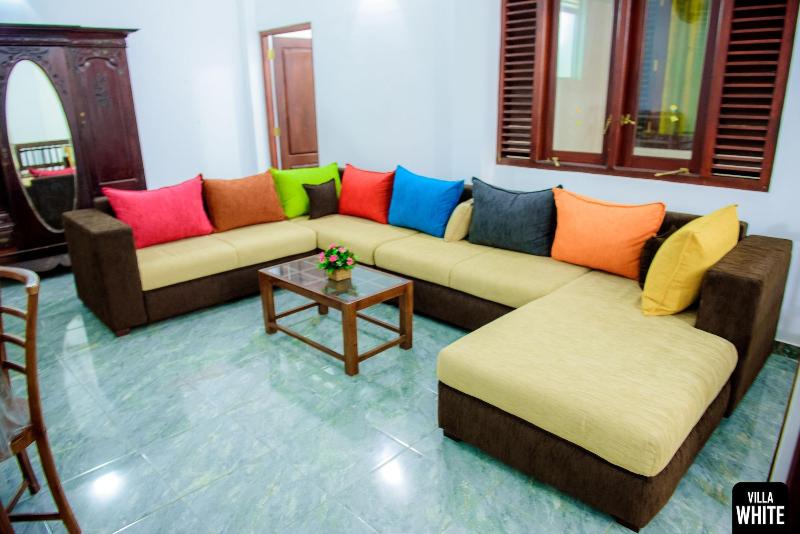 Villa White image